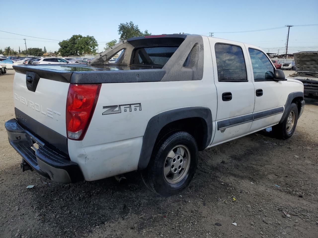 2003 Chevrolet Avalanche C1500 - Image 3