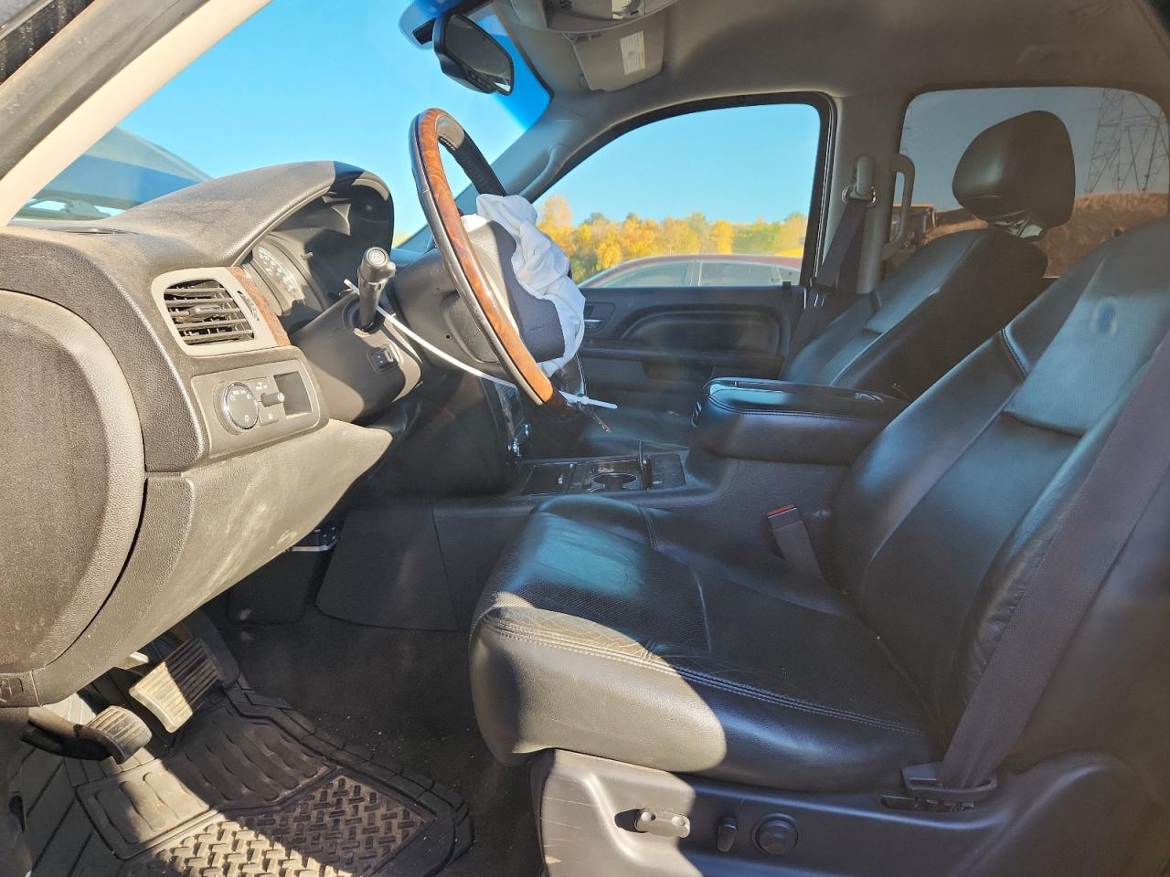 2013 GMC Yukon Denali - Image 7