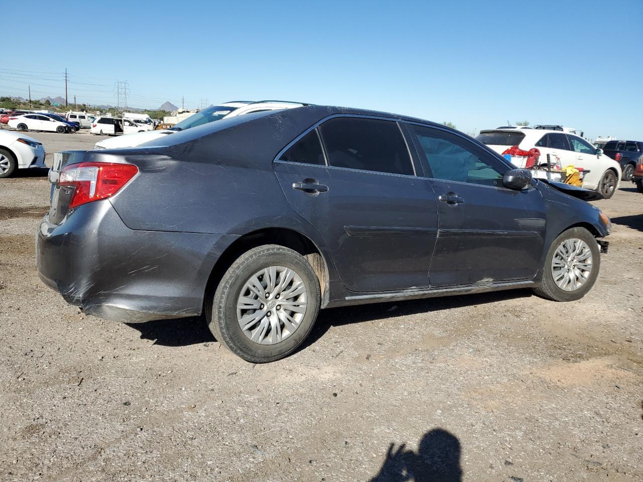 2014 Toyota Camry Le - Фото 3
