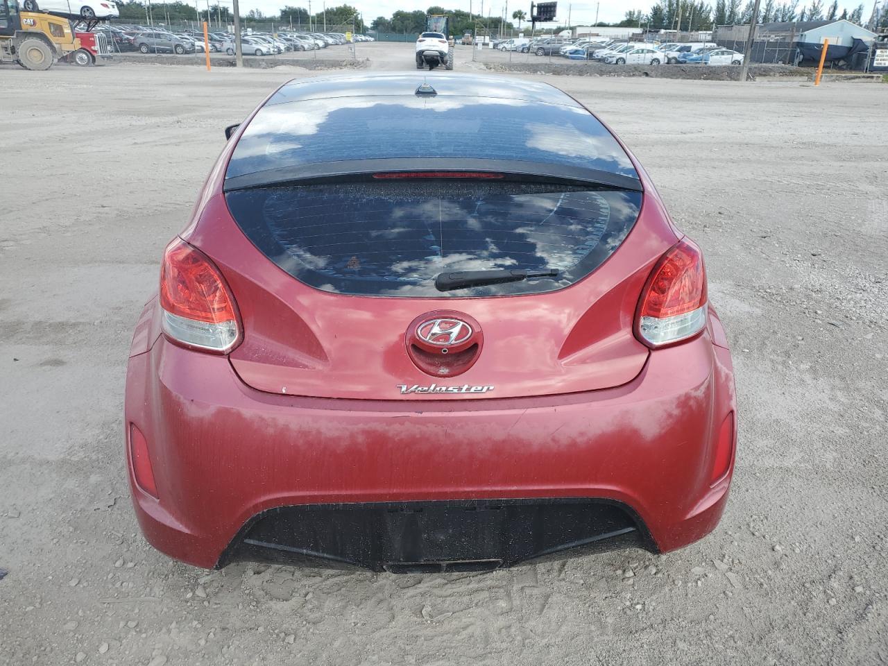 2016 Hyundai Veloster - Фото 6