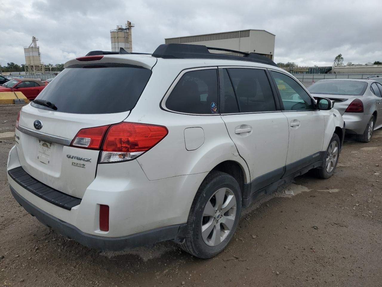 2011 Subaru Outback 2.5I Limited - Фото 3