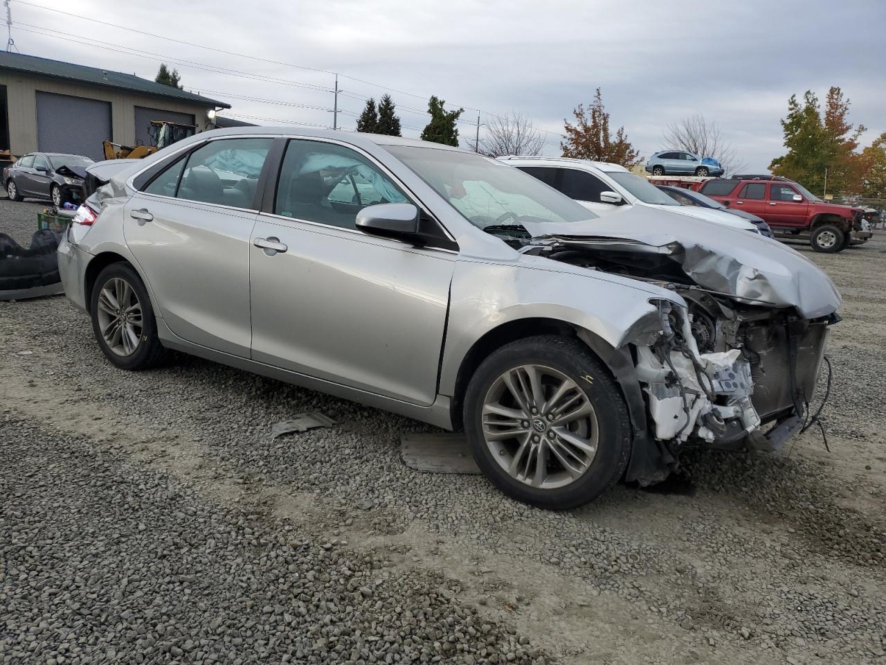 2016 Toyota Camry Le - Фото 4