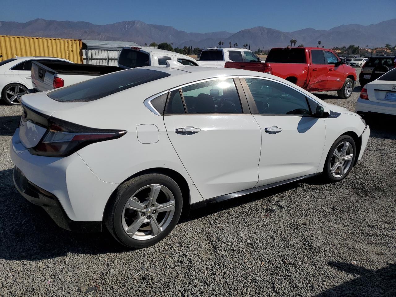 2018 Chevrolet Volt Lt - Image 3