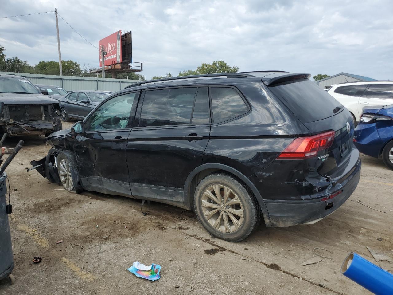 2018 Volkswagen Tiguan S - Фото 2