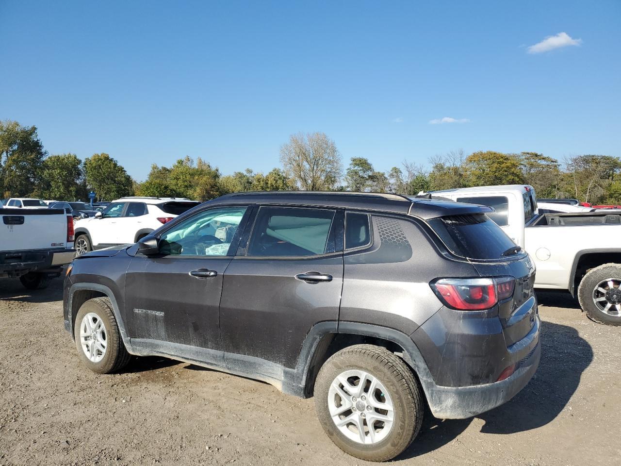 2018 Jeep Compass Sport - Фото 2