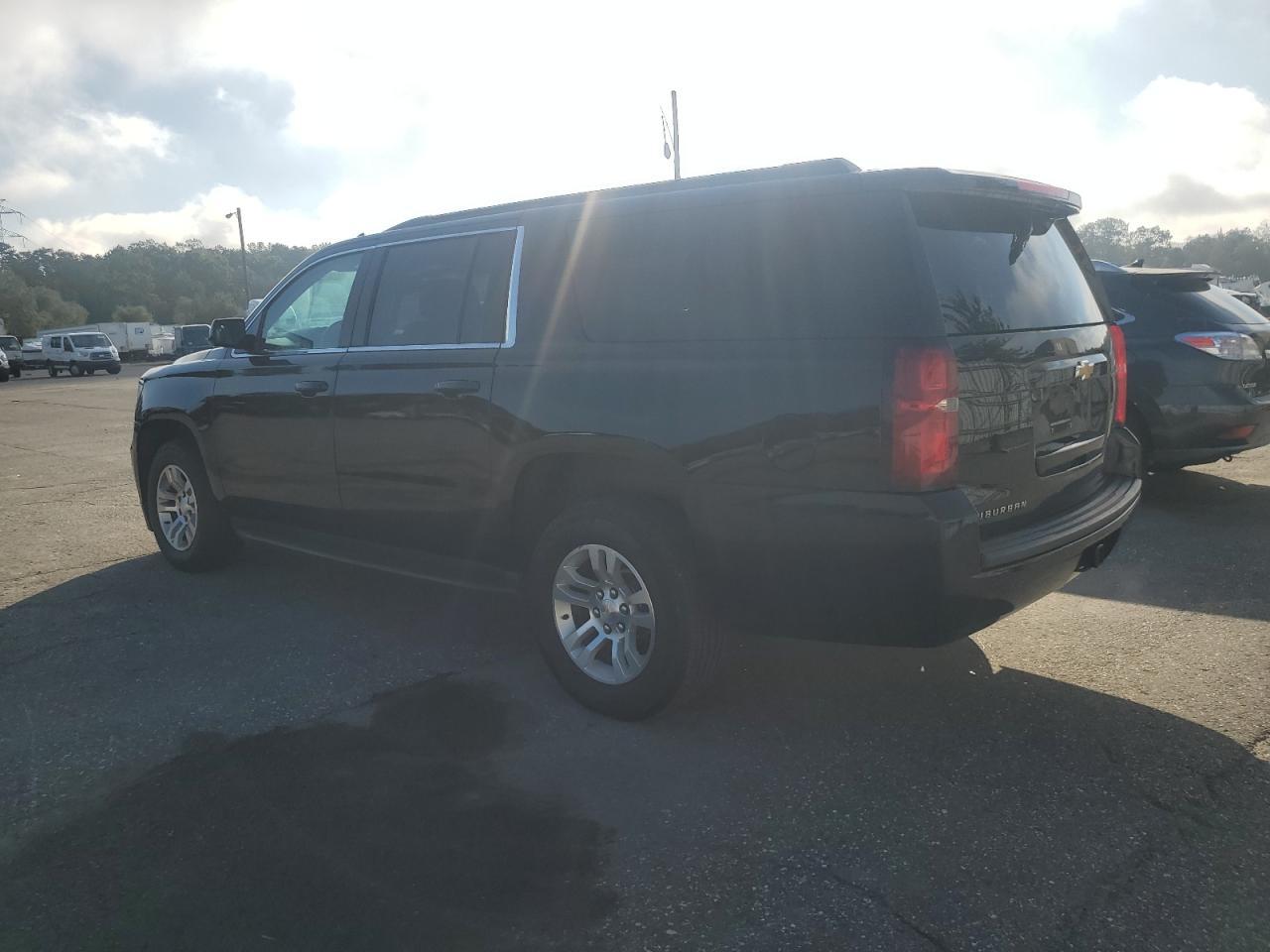 2020 Chevrolet Suburban K1500 Lt - Фото 2