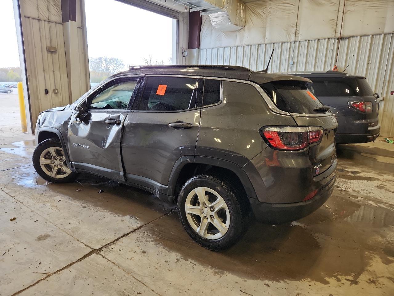 2023 Jeep Compass Latitude - Фото 2