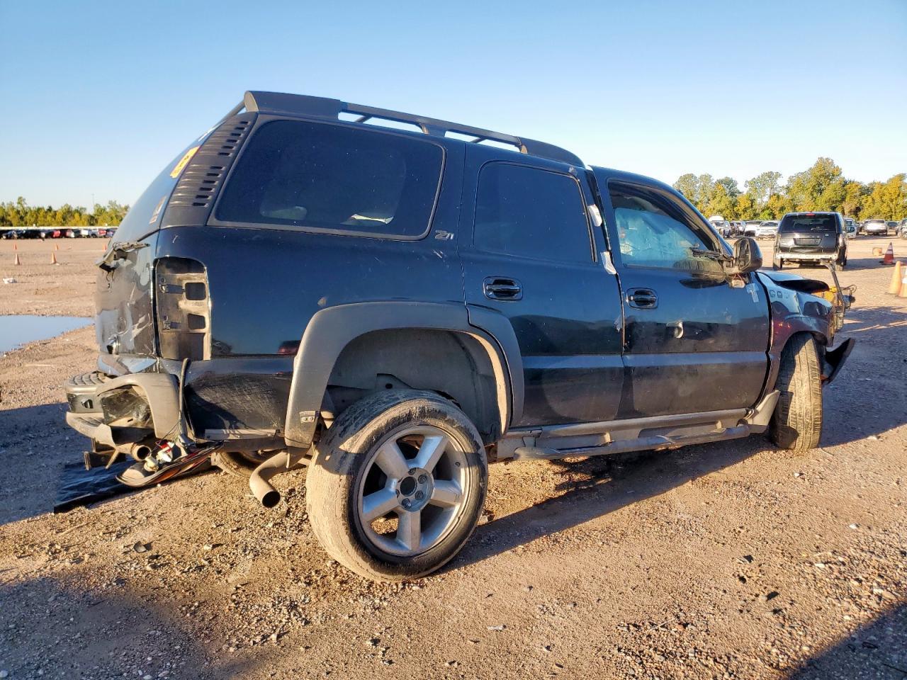 2004 Chevrolet Tahoe K1500 - Image 3