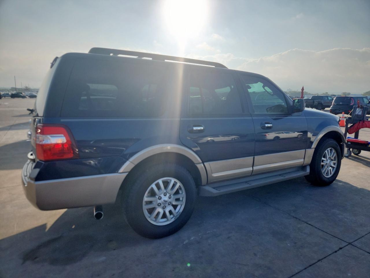 2013 Ford Expedition Xlt - Фото 3