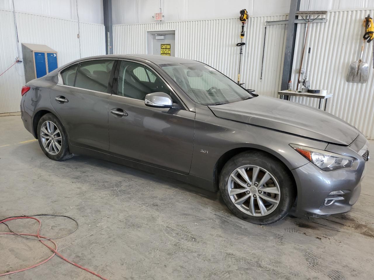 2017 Infiniti Q50 Premium - Image 4