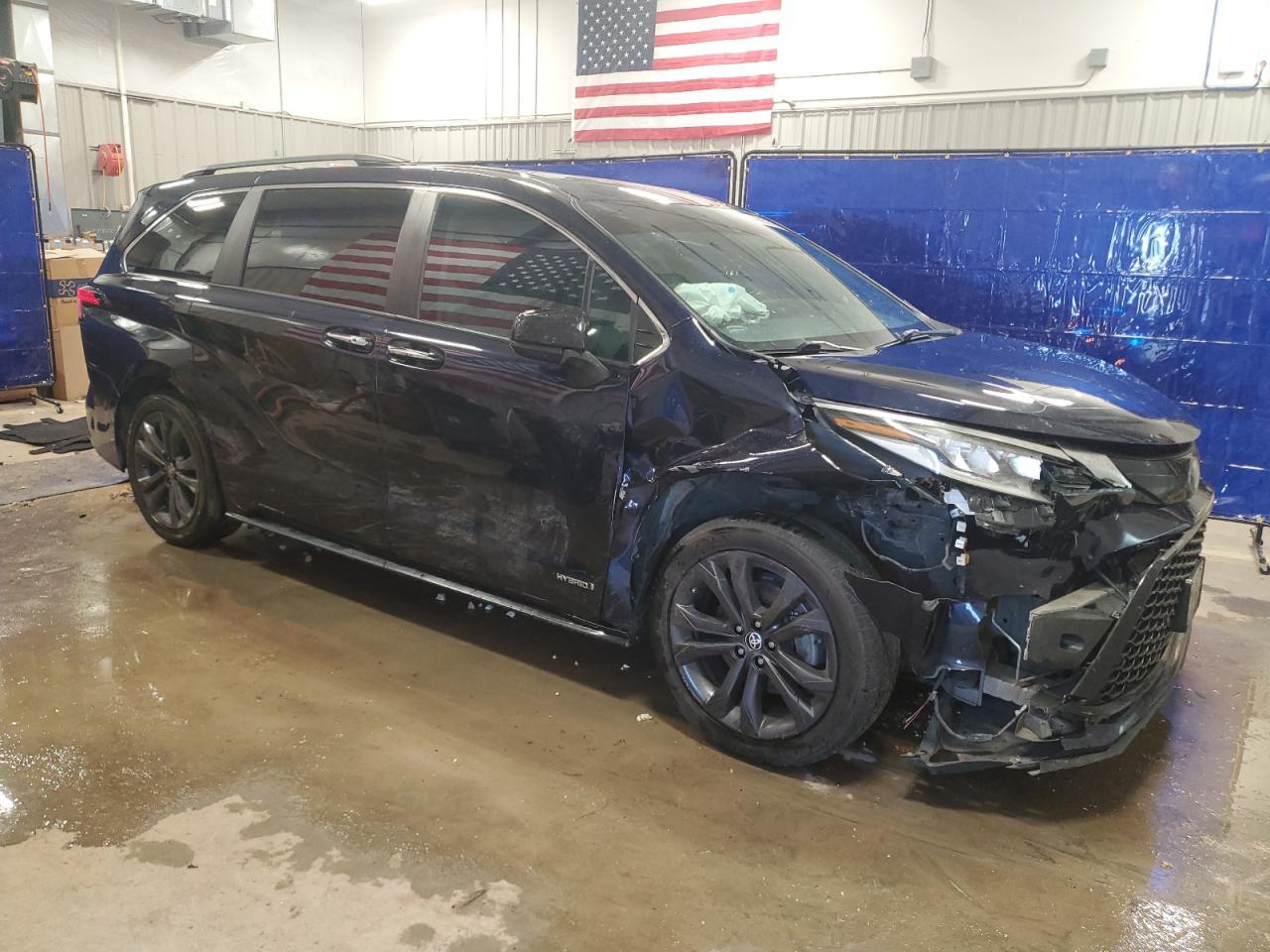 2021 Toyota Sienna Xse - Фото 4