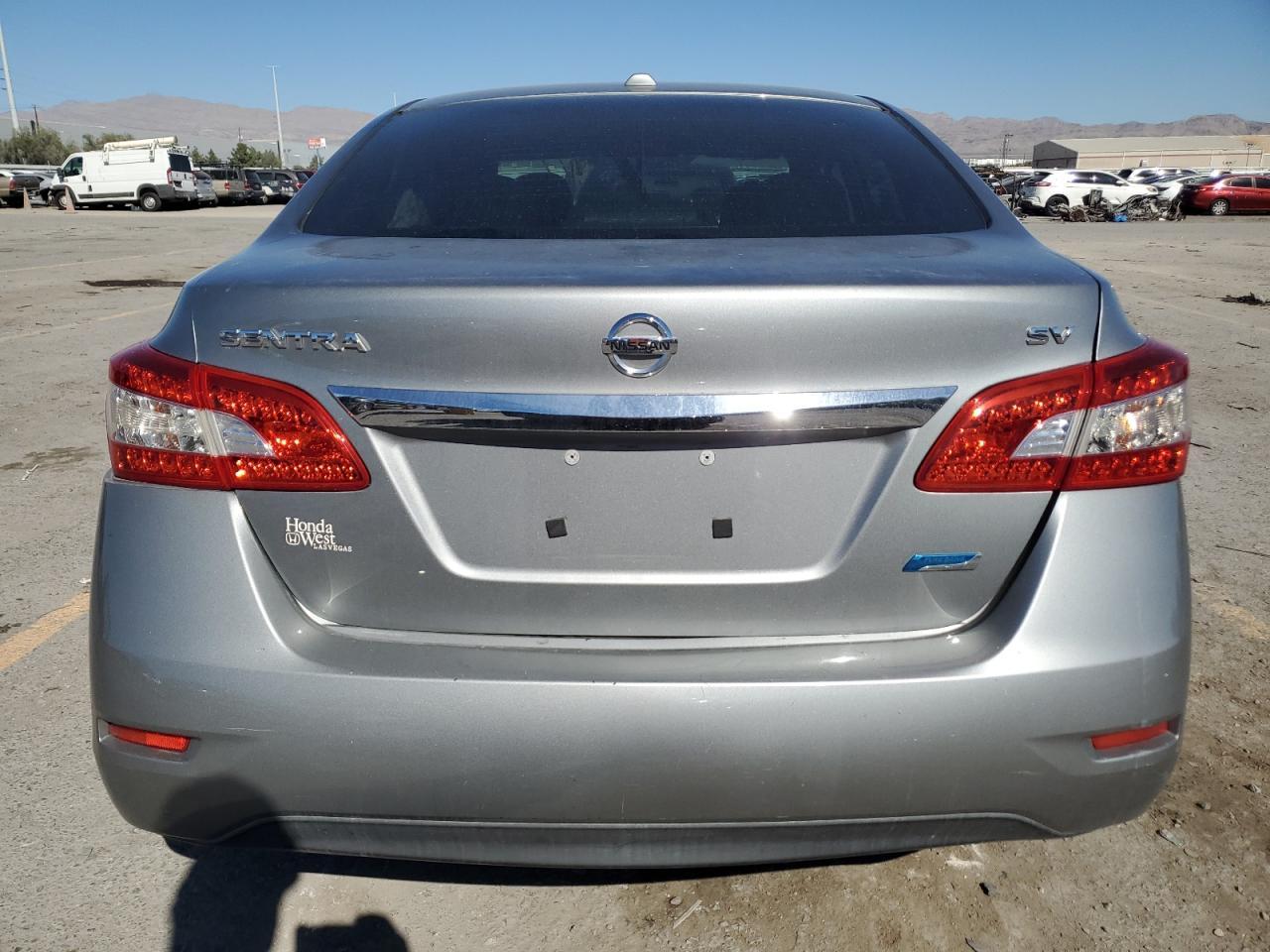 2014 Nissan Sentra S - Фото 6