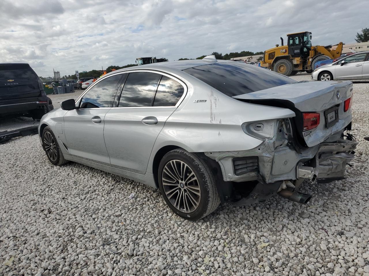 2019 BMW 530E - Image 2