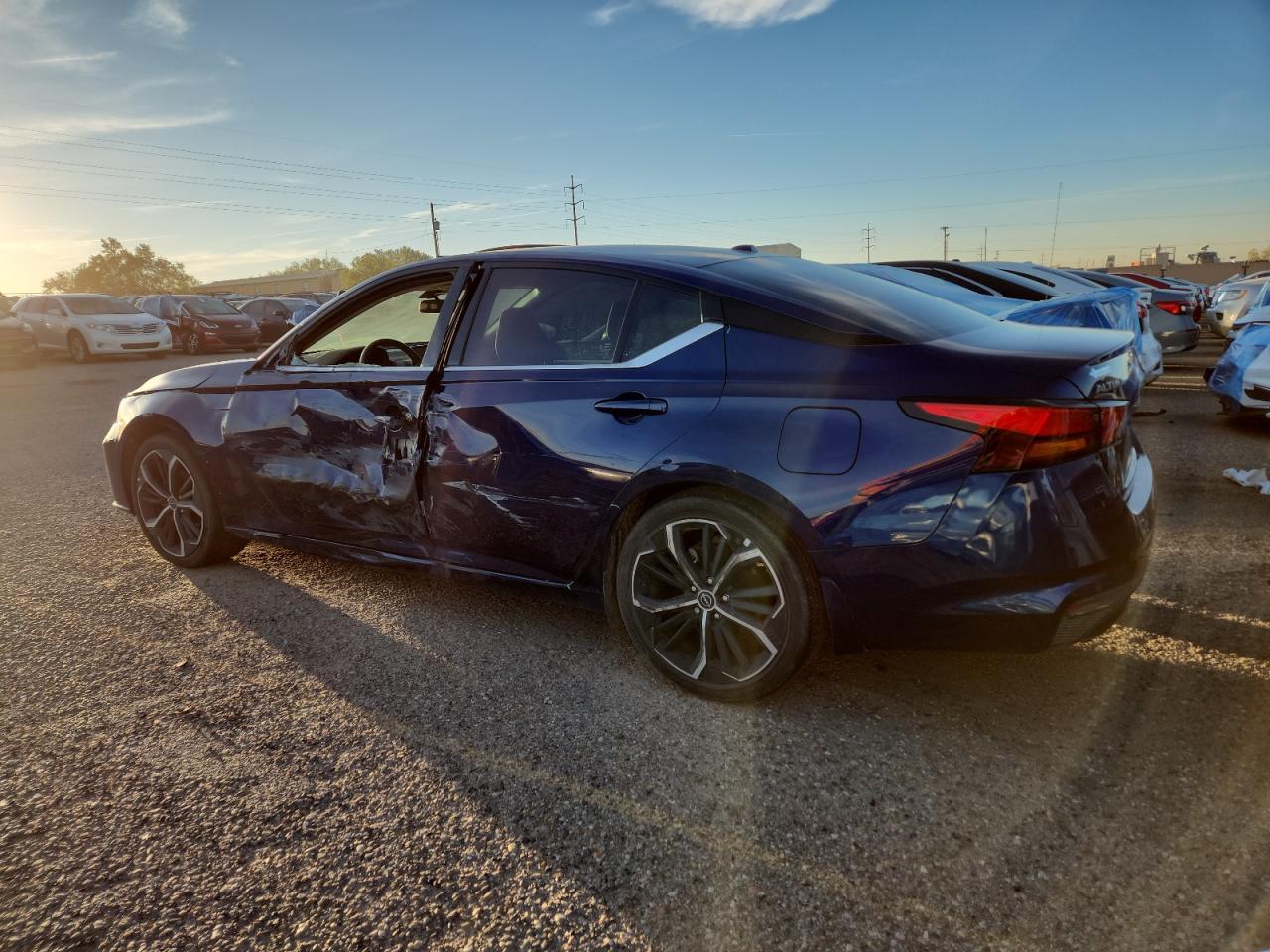 2024 Nissan Altima Sr - Image 2