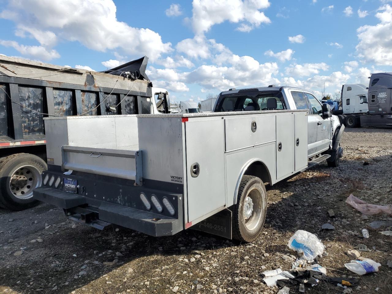 2024 Ford Super Duty F-550 Xlt - Фото 3
