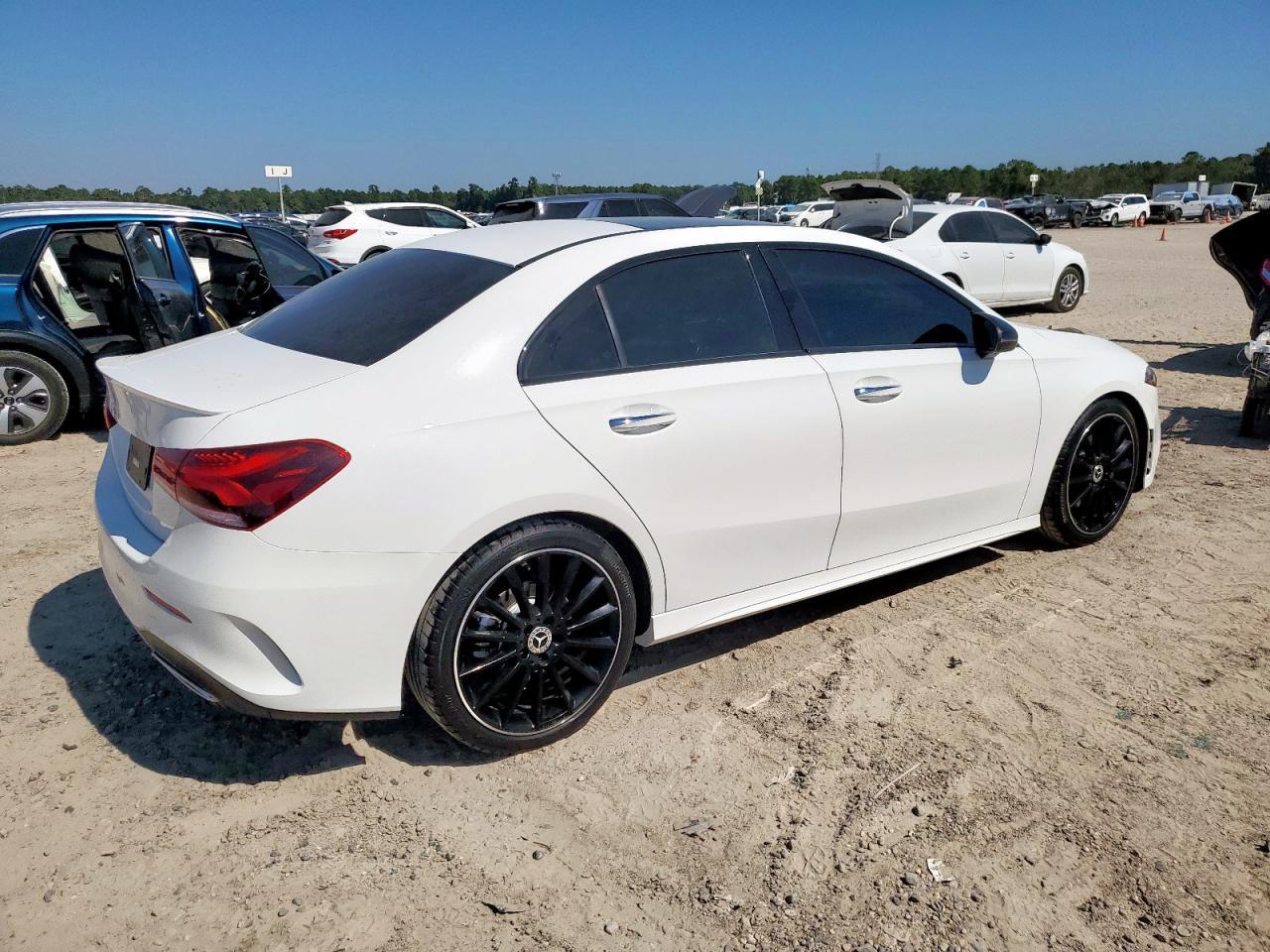 2022 Mercedes-Benz A 220 - Image 3
