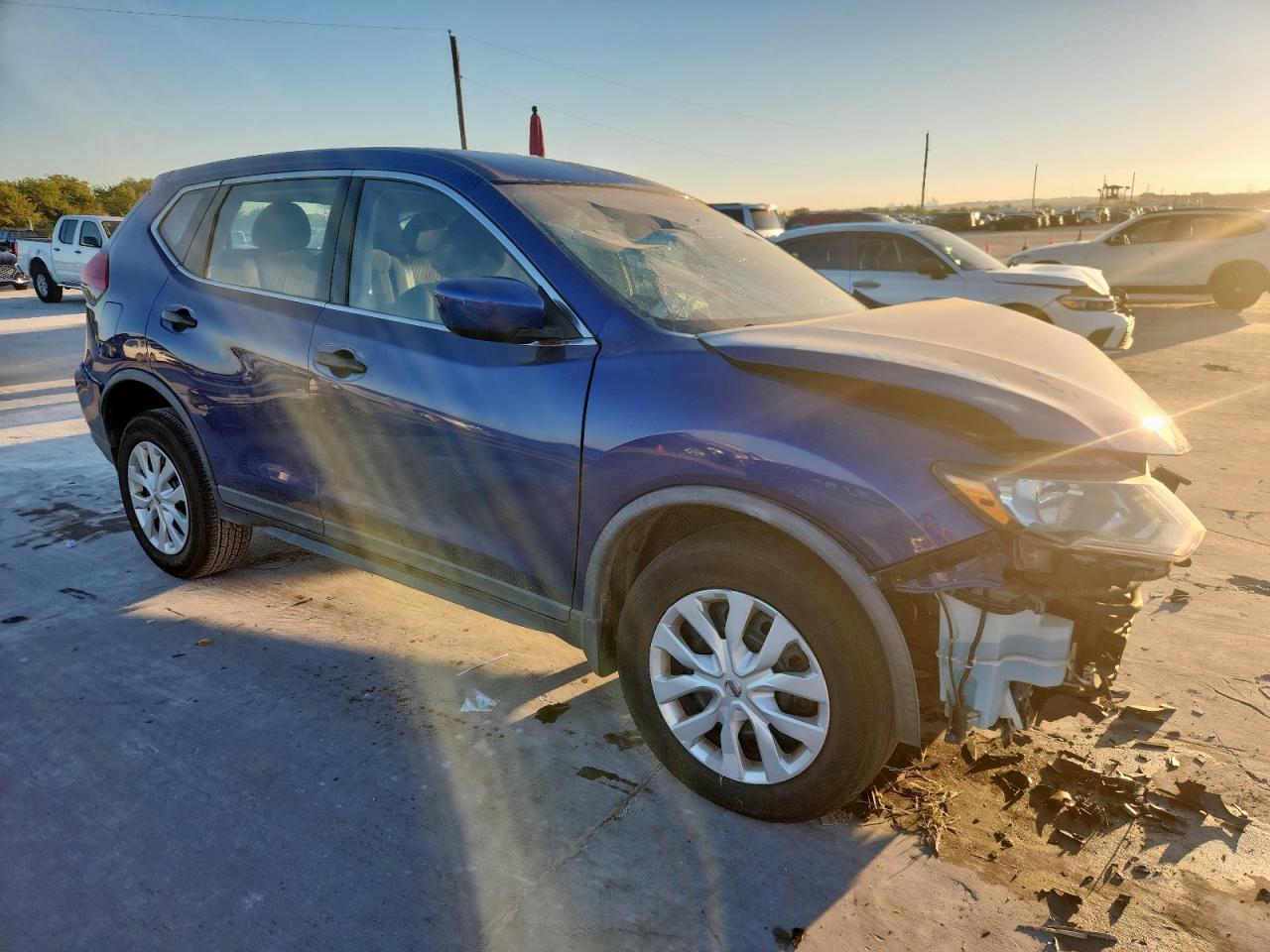 2017 Nissan Rogue S - Image 4