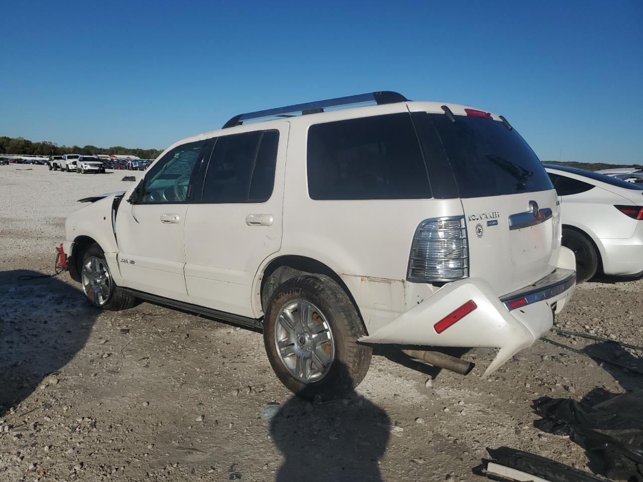 2010 Mercury Mountaineer Premier - Image 2