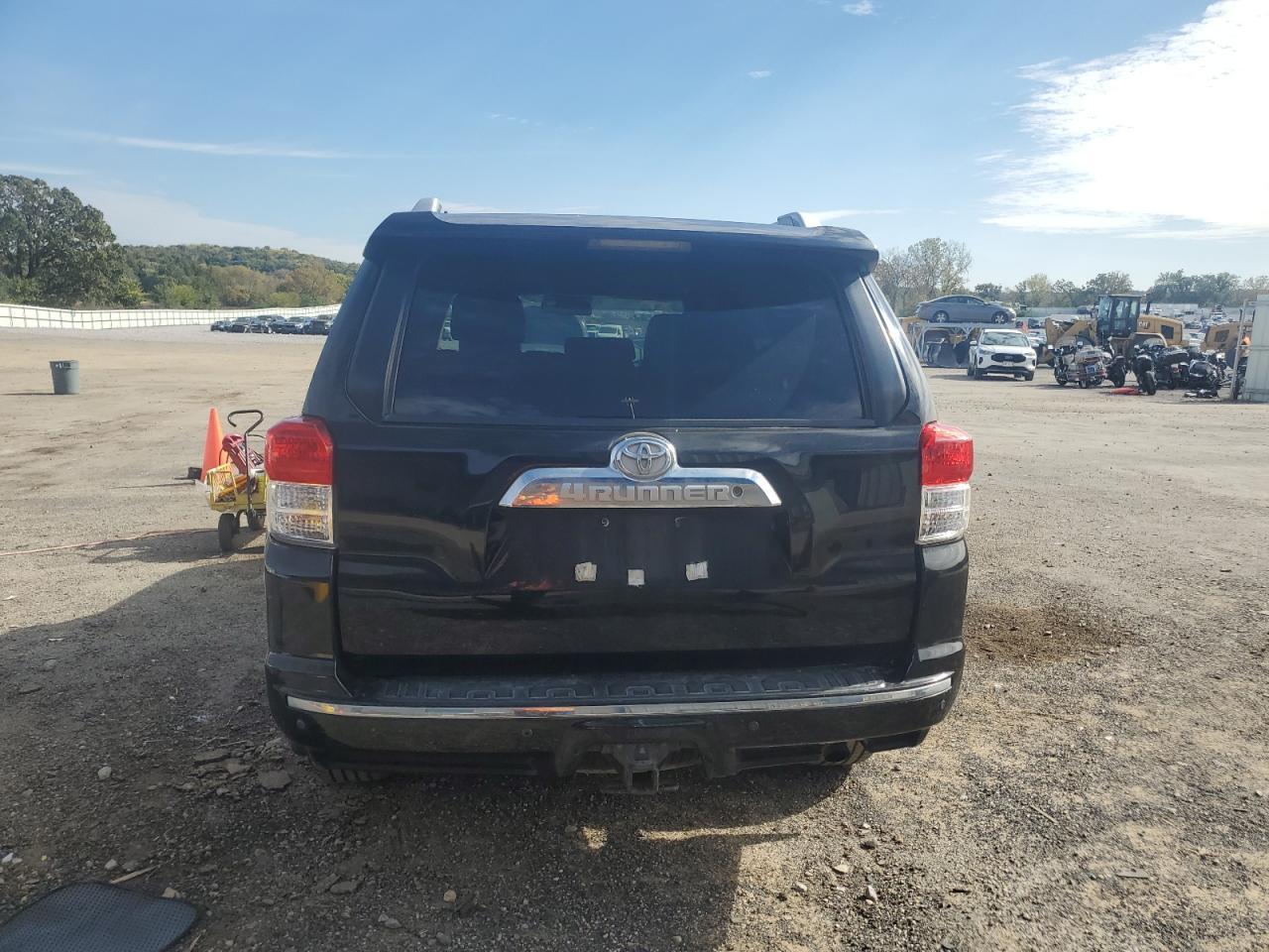 2011 Toyota 4Runner Sr5 - Image 6