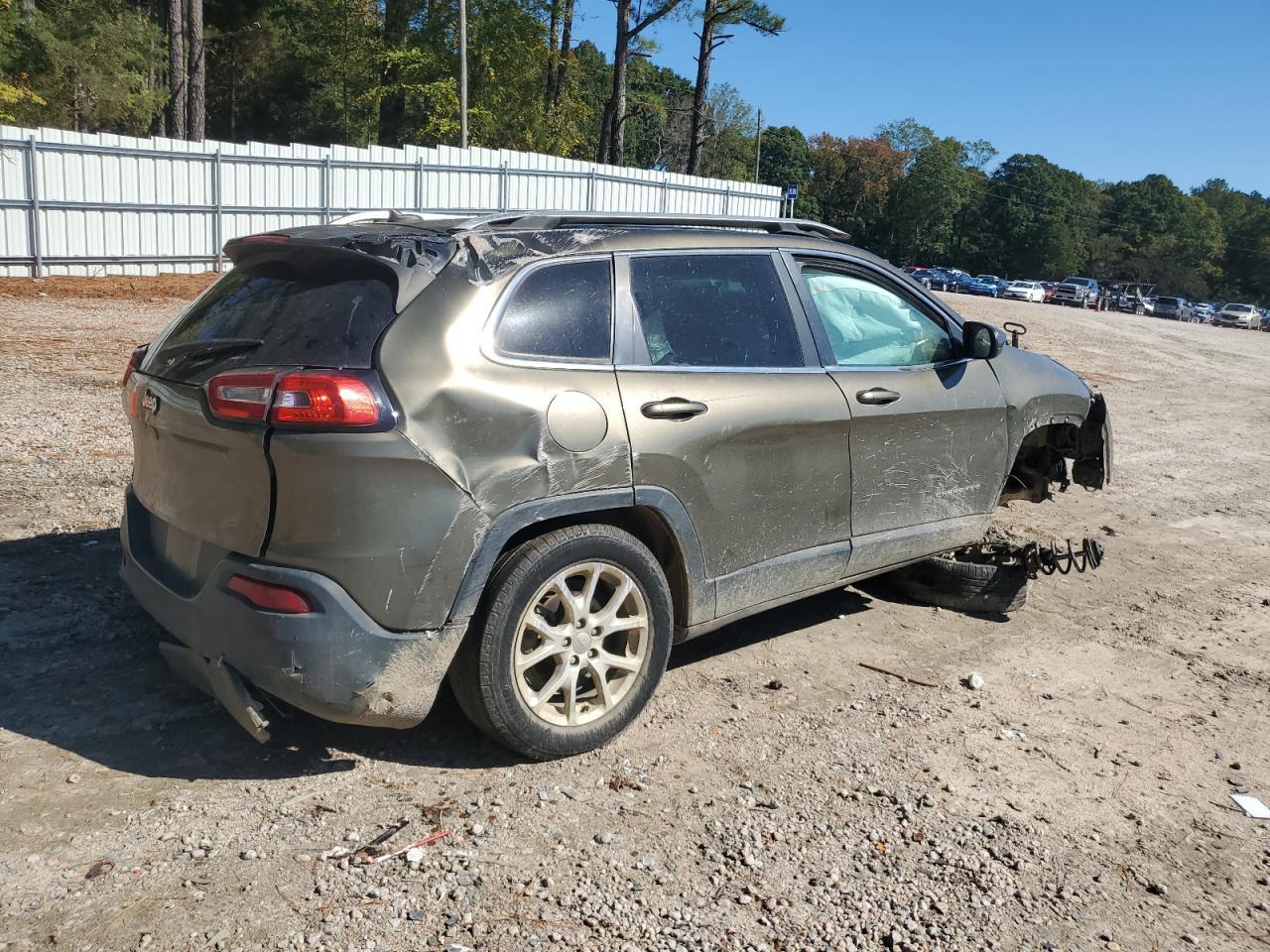 2015 Jeep Cherokee Latitude - Фото 3