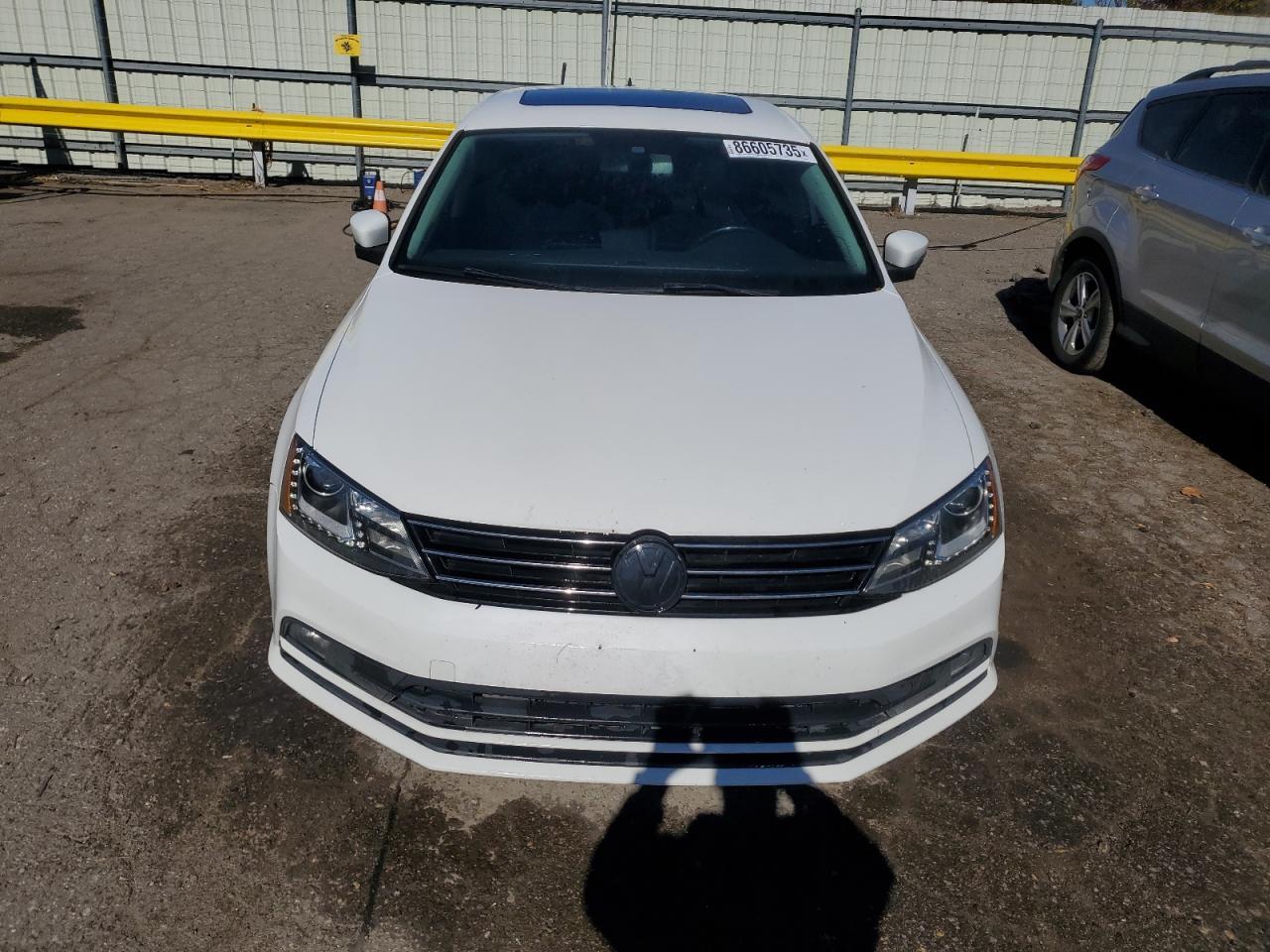 2016 Volkswagen Jetta - Image 5