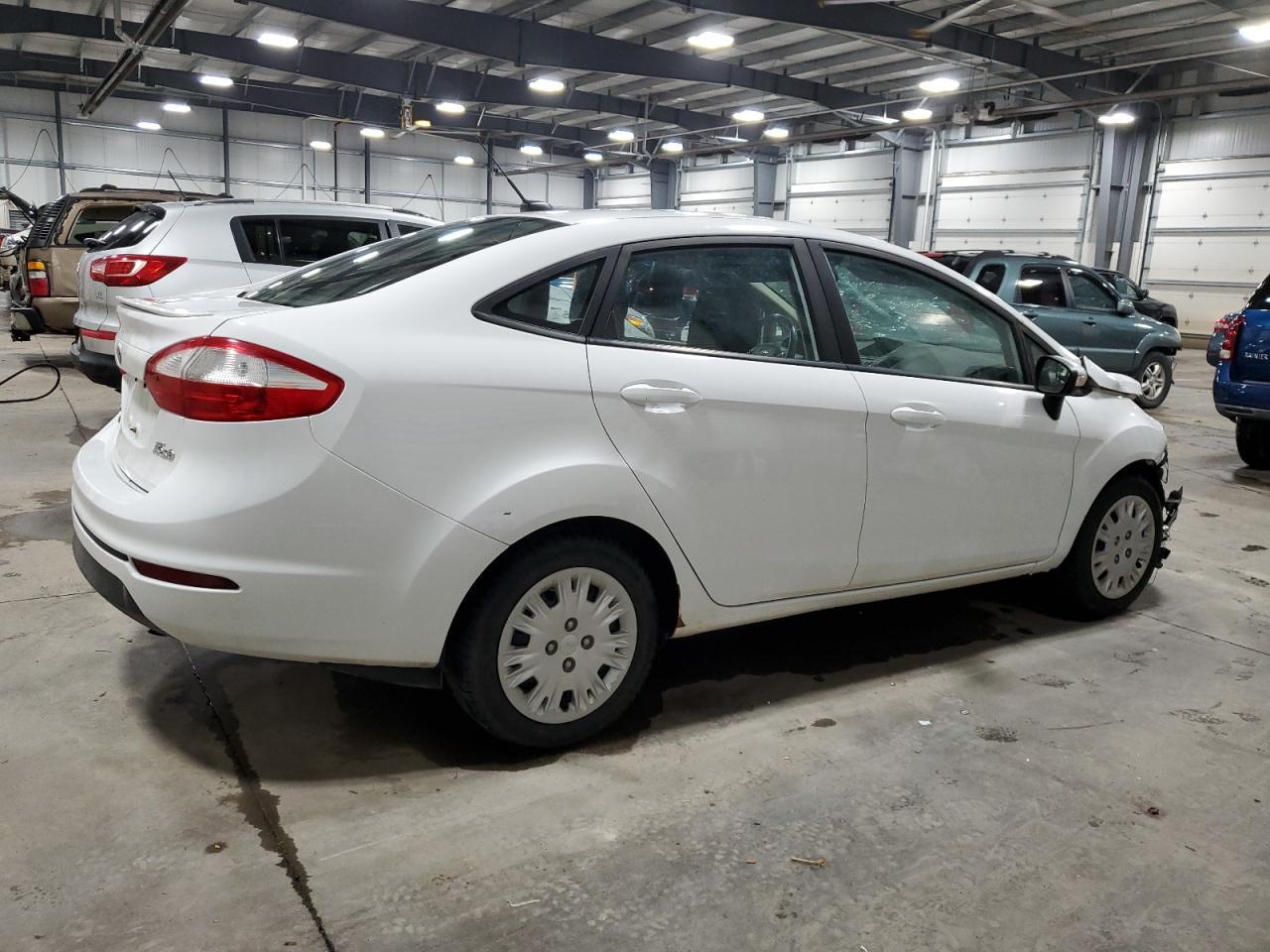 2015 Ford Fiesta Se - Image 3