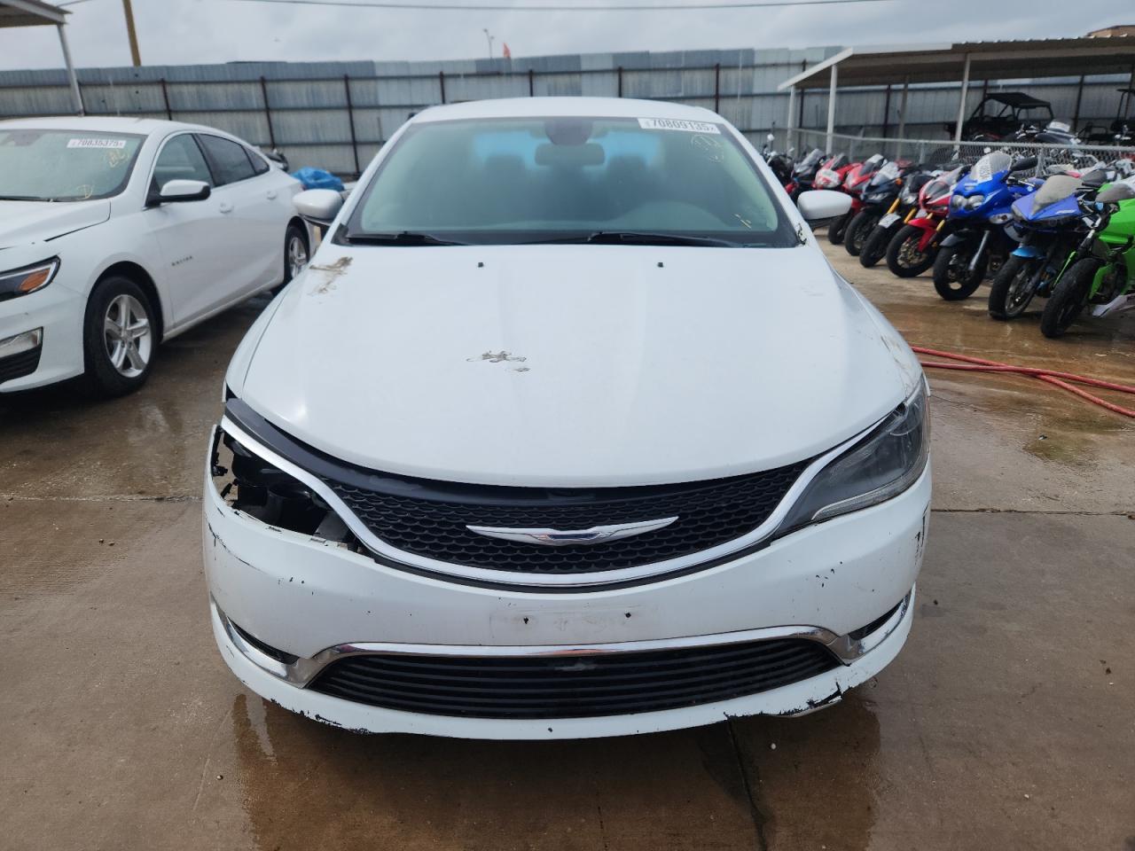 2016 Chrysler 200 Limited - Фото 5