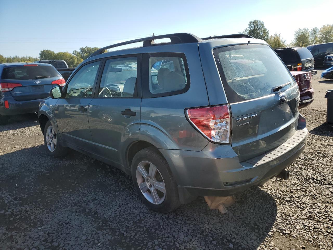 2011 Subaru Forester 2.5X - Фото 2