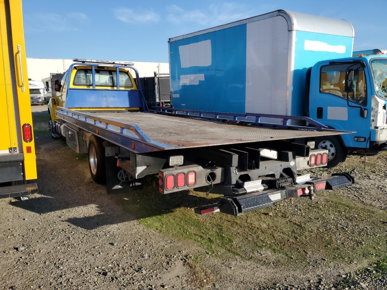 2019 Ford F650 Super - Image 2