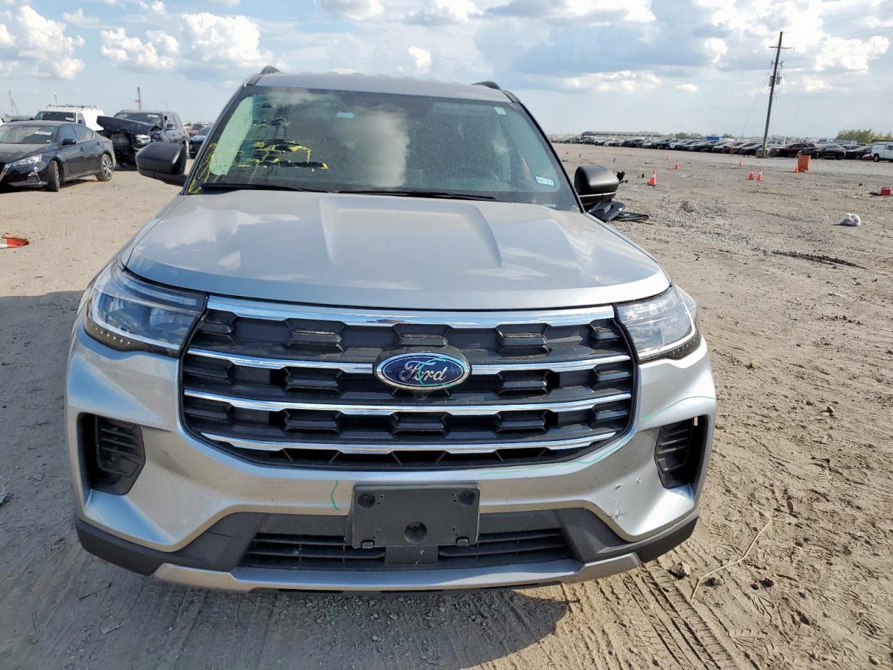 2025 Ford Explorer Active - Фото 5