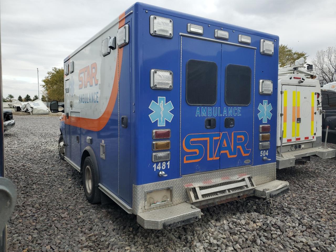 2017 Ford E-350 Ambulance - Image 2