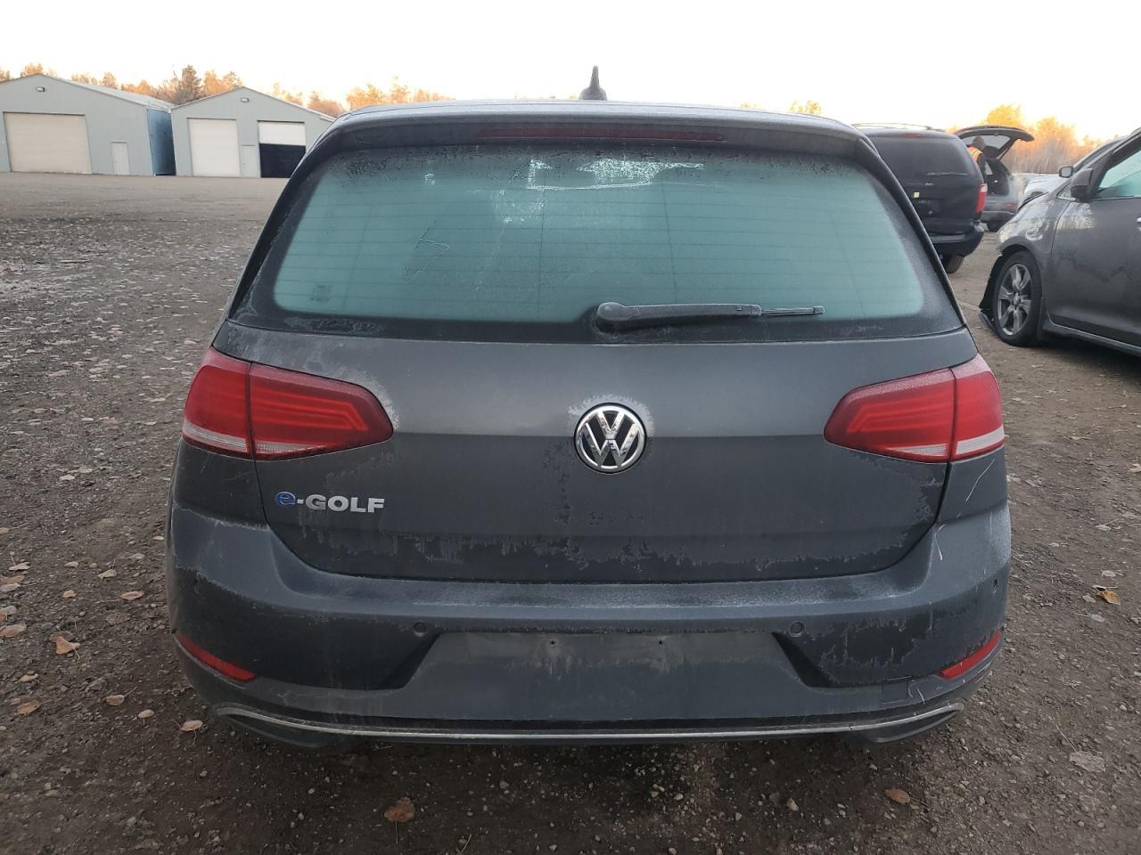 2018 Volkswagen E-Golf Sel Premium - Image 6