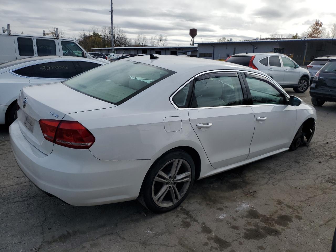 2012 Volkswagen Passat Se - Image 3