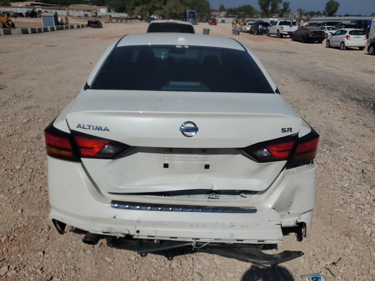 2022 Nissan Altima Sr - Image 6