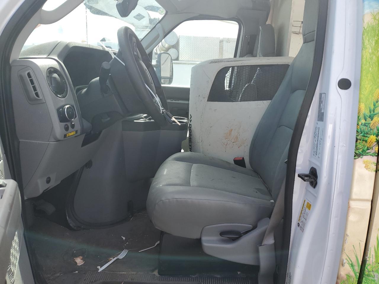 2025 Ford Econoline E350 Super Duty Cutaway Van - Фото 7