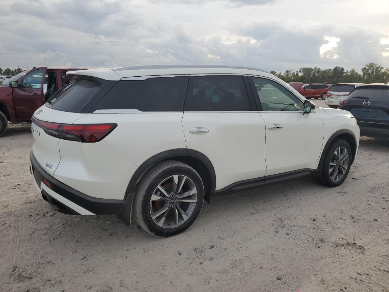 2025 Infiniti Qx60 Luxe - Фото 3