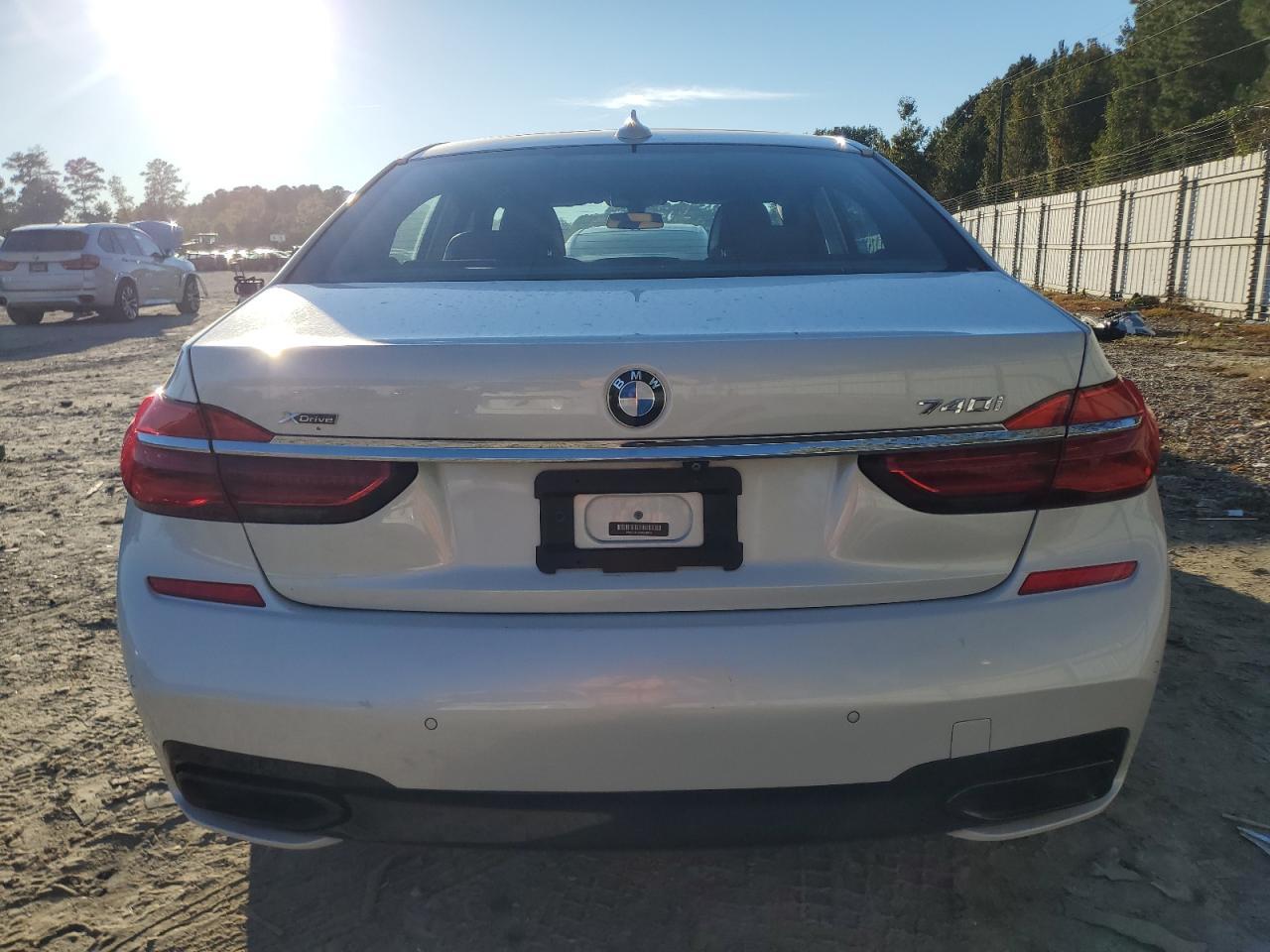 2017 BMW 740 Xi - Фото 6