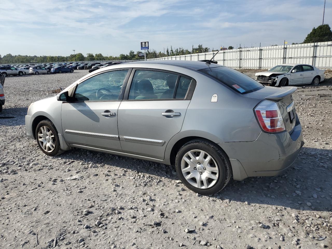 2012 Nissan Sentra 2.0 - Image 2
