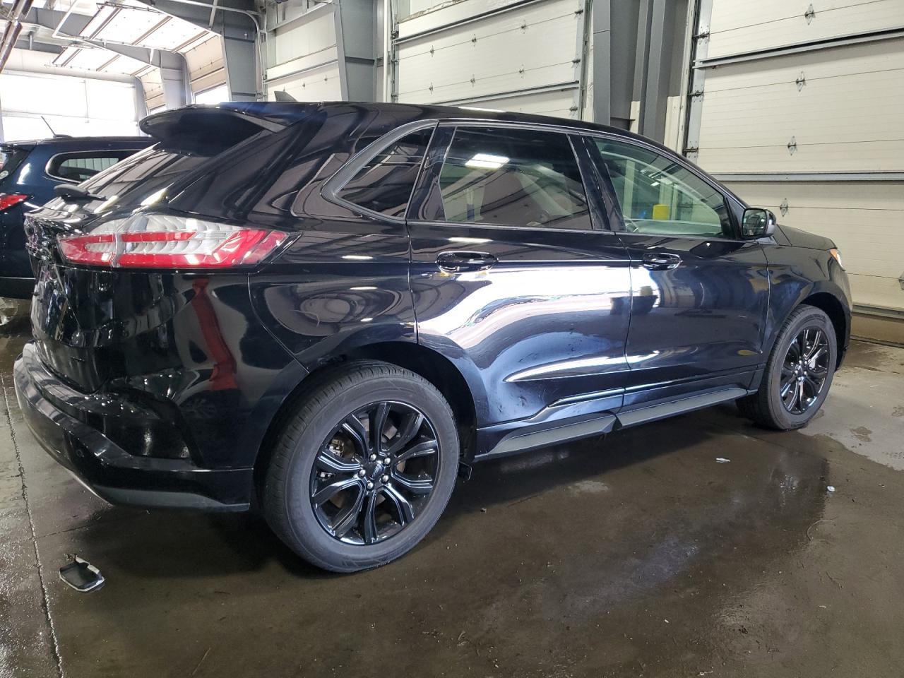 2023 Ford Edge Se - Image 3