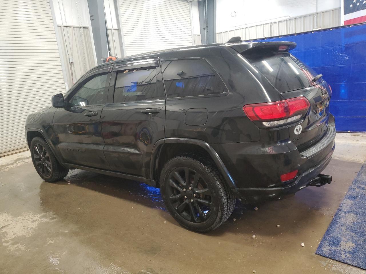 2019 Jeep Grand Cherokee Laredo - Image 2