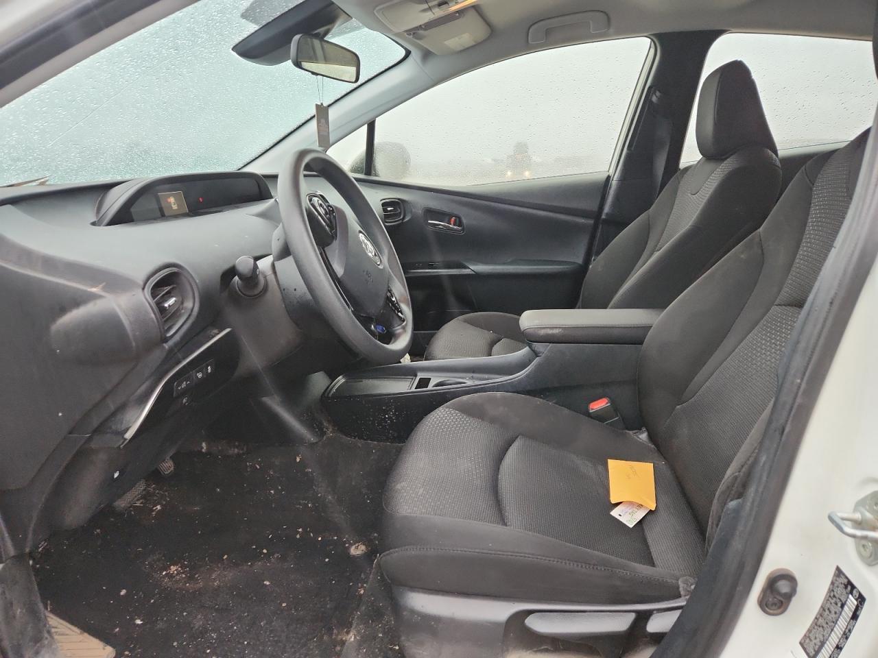 2020 Toyota Prius L - Фото 7