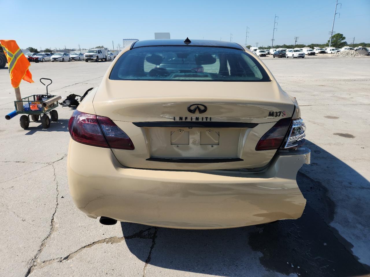 2011 Infiniti M37 Base - Image 6