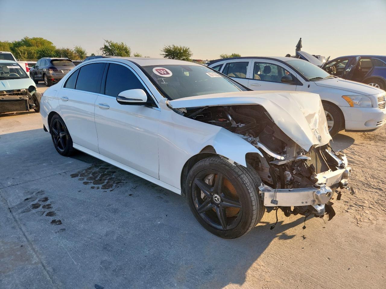 2019 Mercedes-Benz E 300 - Фото 4