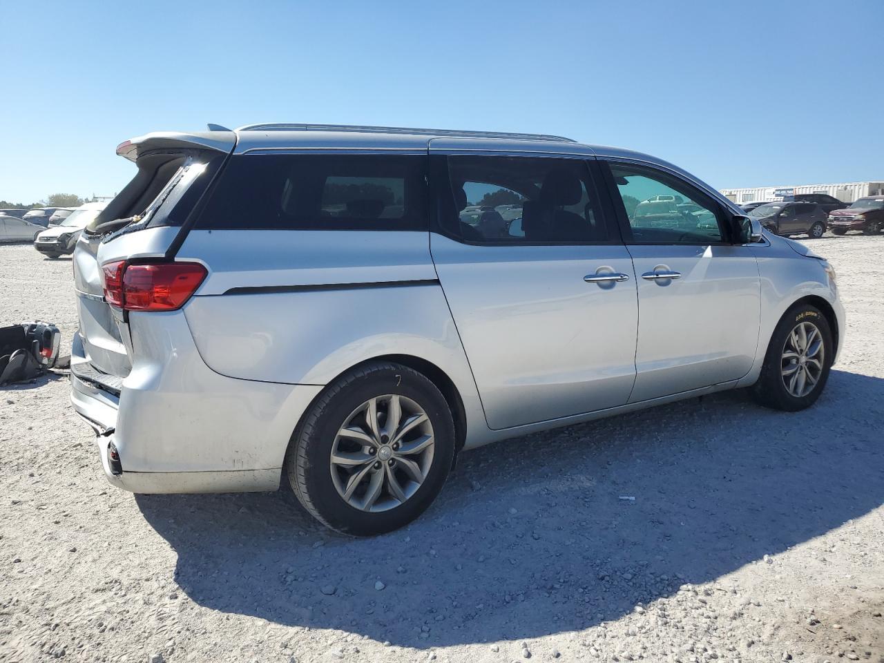 2020 Kia Sedona Ex - Фото 3