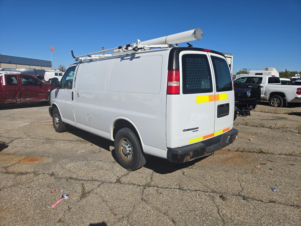 2013 Chevrolet Express G2500 - Фото 2