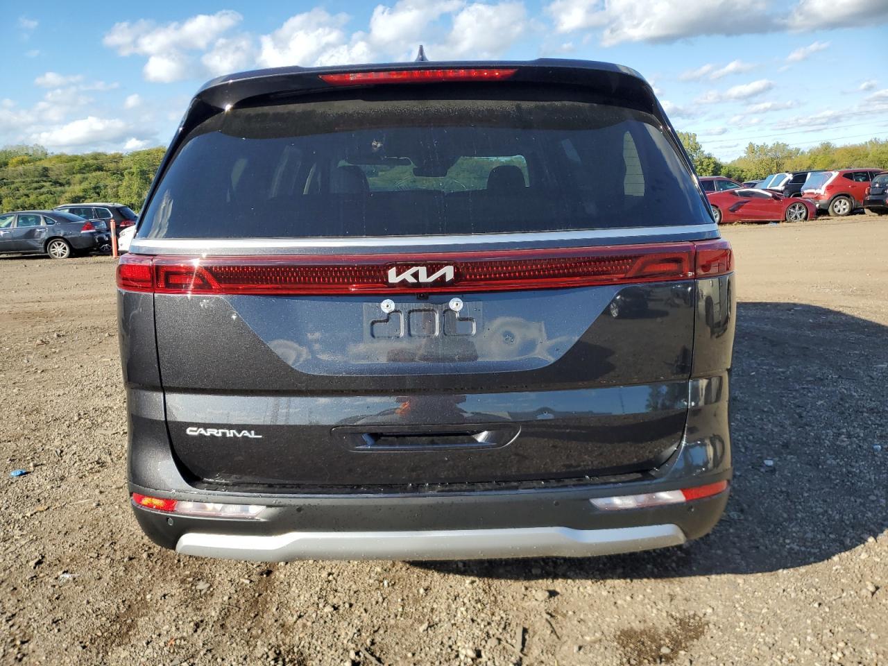 2024 Kia Carnival Ex - Image 6