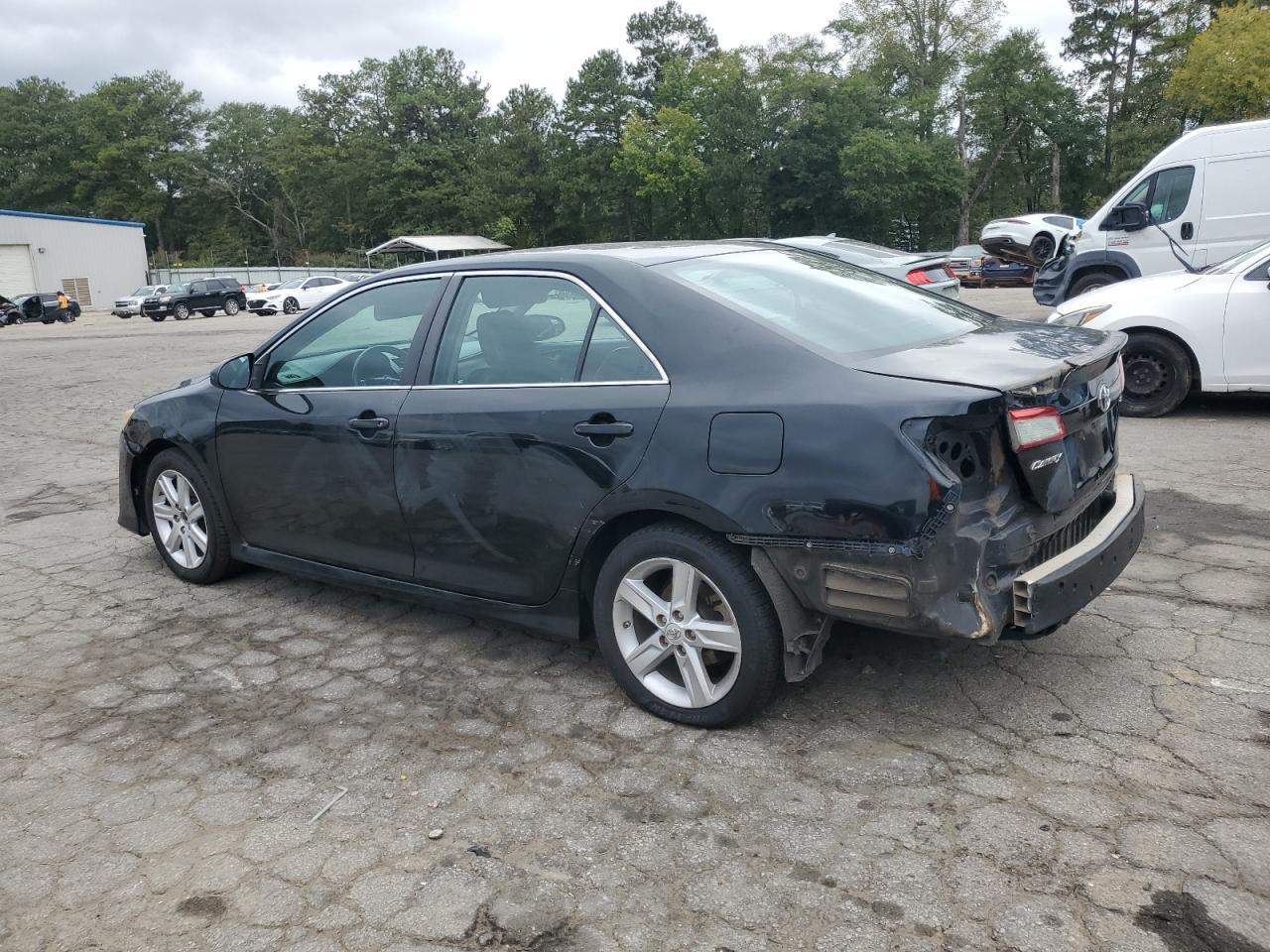 2014 Toyota Camry L - Фото 2