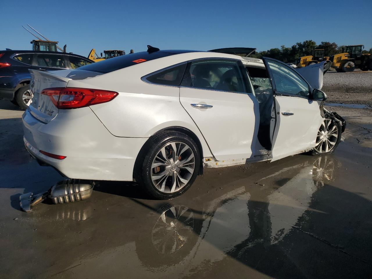 2015 Hyundai Sonata Sport - Image 3