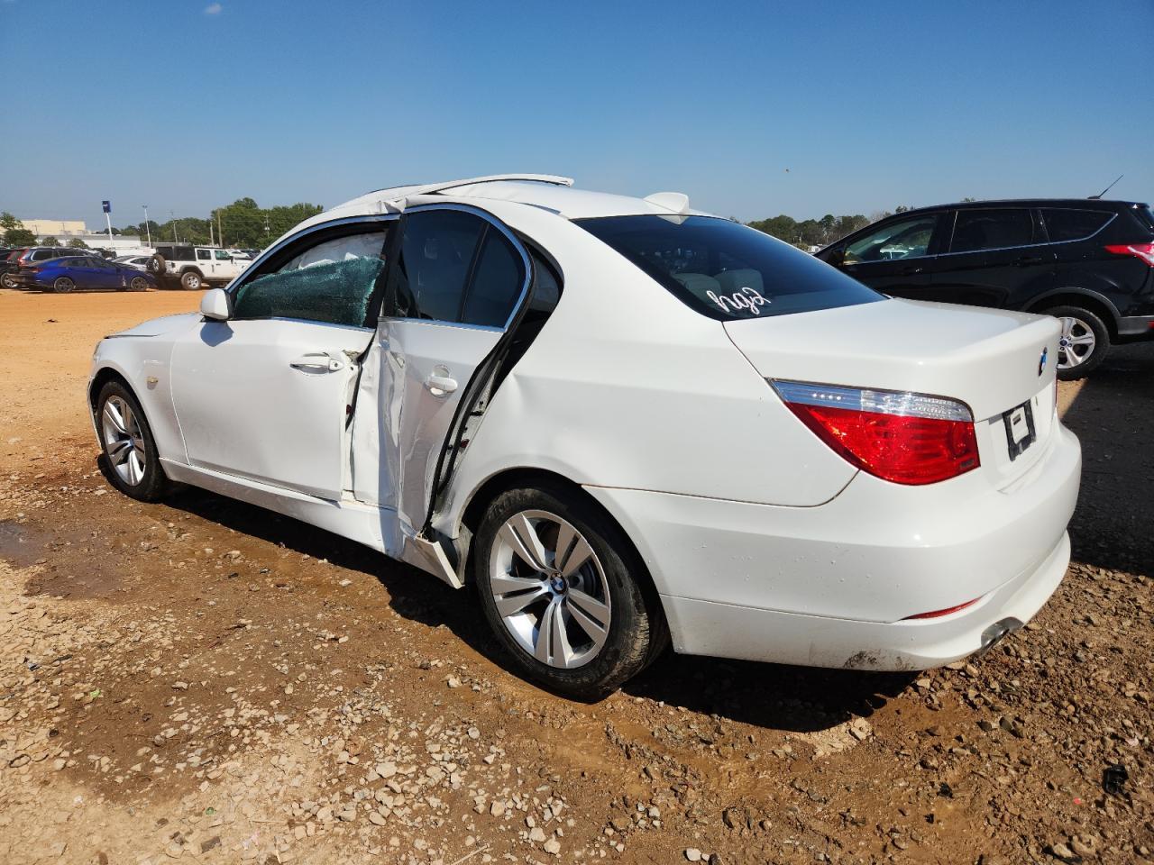 2010 BMW 528 I - Фото 2
