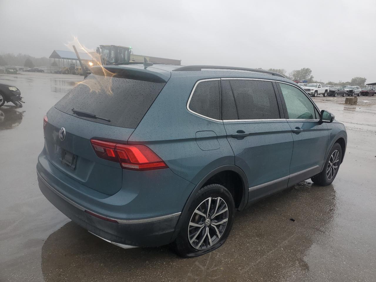 2020 Volkswagen Tiguan Se - Фото 3
